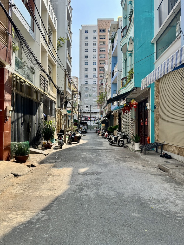 Bán nhà mặt phố phường 10 quận Tân Bình 2 tầng diện tích 80m², mặt tiền 4.4m, pháp lý rõ ràng