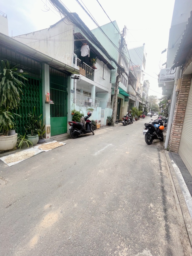Nhà phá cách, vị trí vàng trung tâm Tân Bình