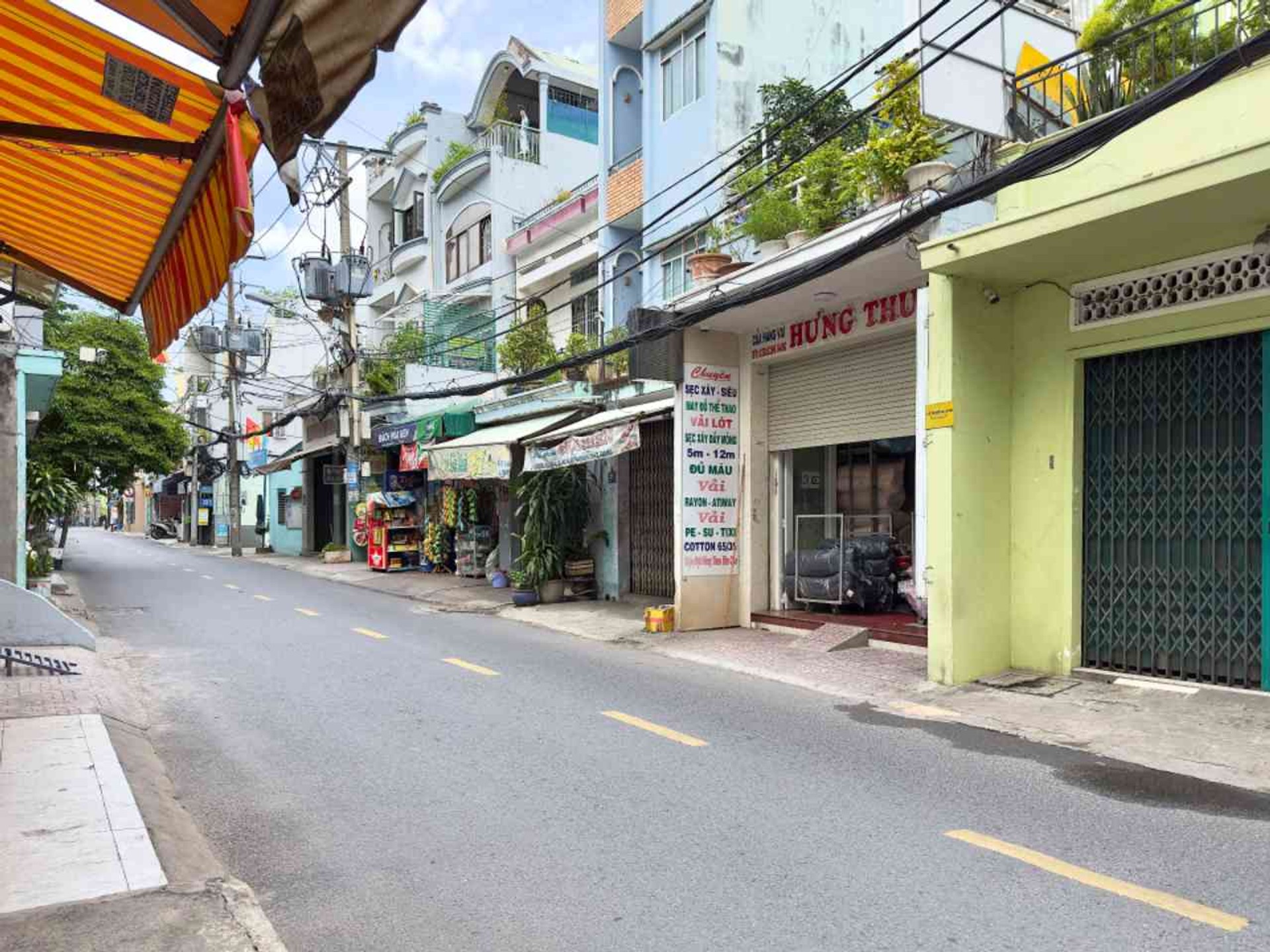 NHÀ ĐẸP MT HỒNG LẠC – NỞ HẬU 8M – NỘI THẤT GỖ TỰ NHIÊN CỰC CHẤT – CÓ SÂN ÔTÔ RIÊNG