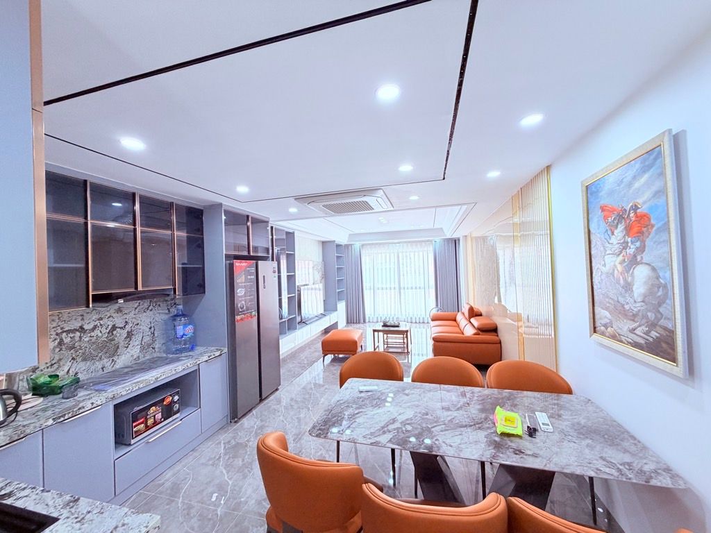 Bán nhà 56m2 x 7 tầng tại Long Biên, gần cầu Vĩnh Tuy, TTTM AEON MẶT NGÕ Ô TÔ TRÁNH KINH DOANH