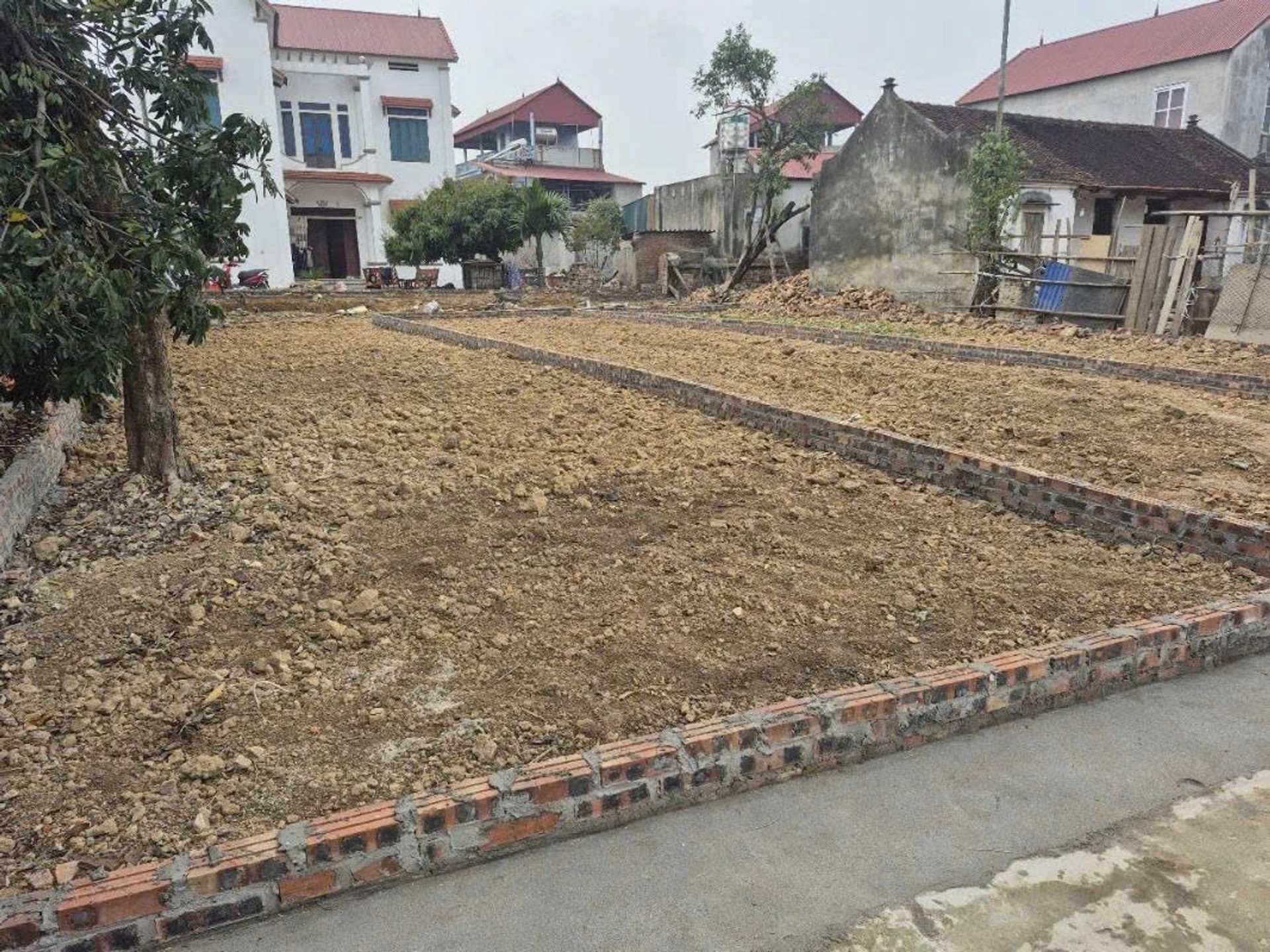 Đất Vuông Vắn Đông Nam Mặt Tiền 5m, Ô Tô Vào Tận Nơi