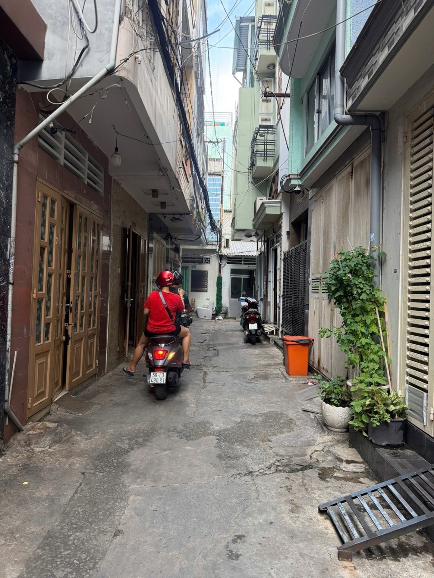 Cơ hội sở hữu nhà riêng kiên cố tại trung tâm Quận 5, giá tốt