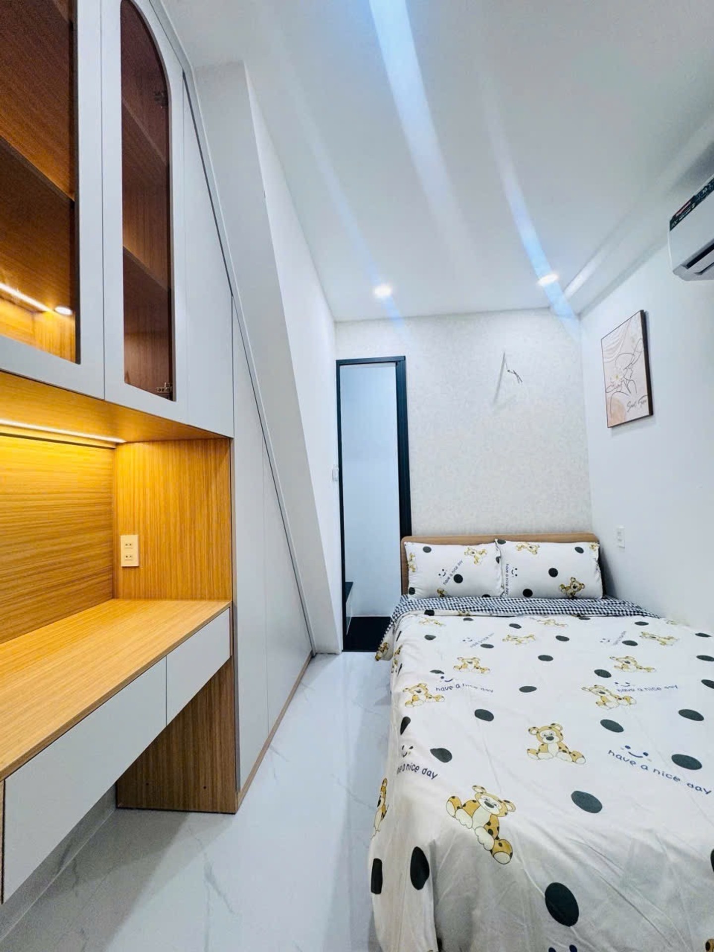 Nhà đẹp lung linh 3 tầng, giá sốc Vạn Kiếp, Bình Thạnh