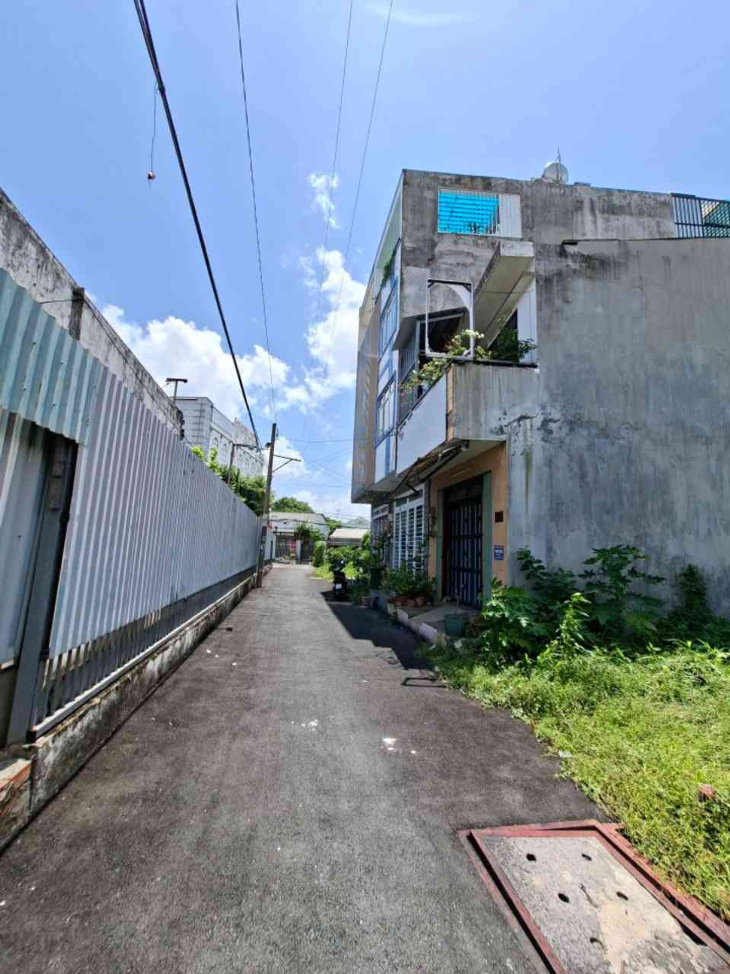 Cơ hội sở hữu nhà 2 tầng hẻm xe hơi tránh tại Phạm Văn Đồng với giá hấp dẫn