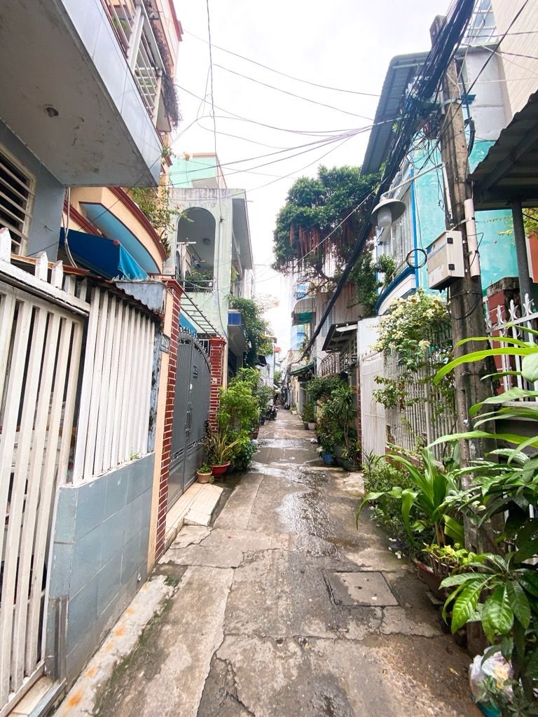 NHÀ CẤP 4 – 153M² – CHỈ TÍNH ĐẤT – NỞ HẬU – 9,7 Đ – HIM LAM Q7