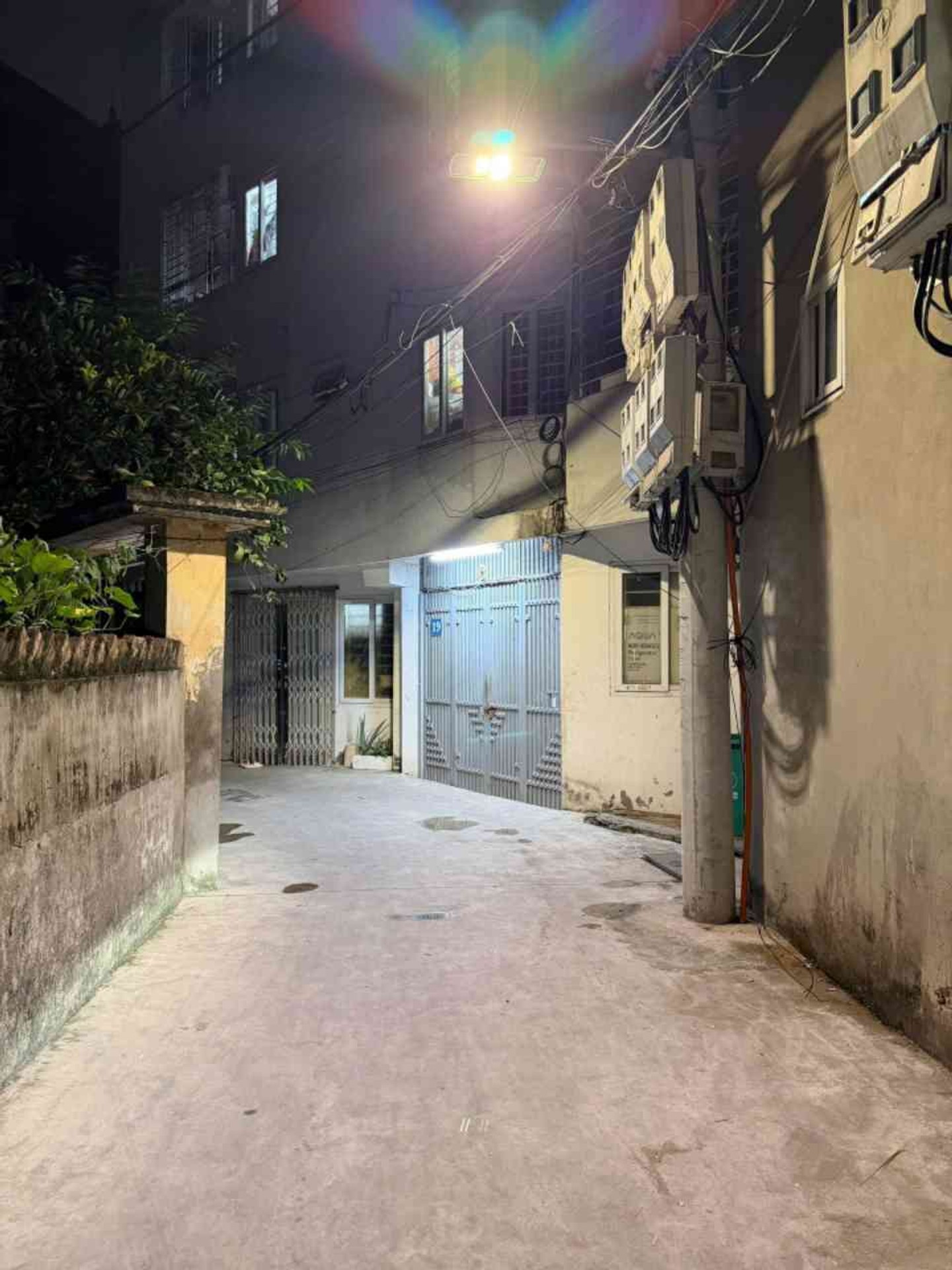 Bán nhà đình quán mới đẹp—gần ô tô —công năng đầy đủ chỉ việc về ở