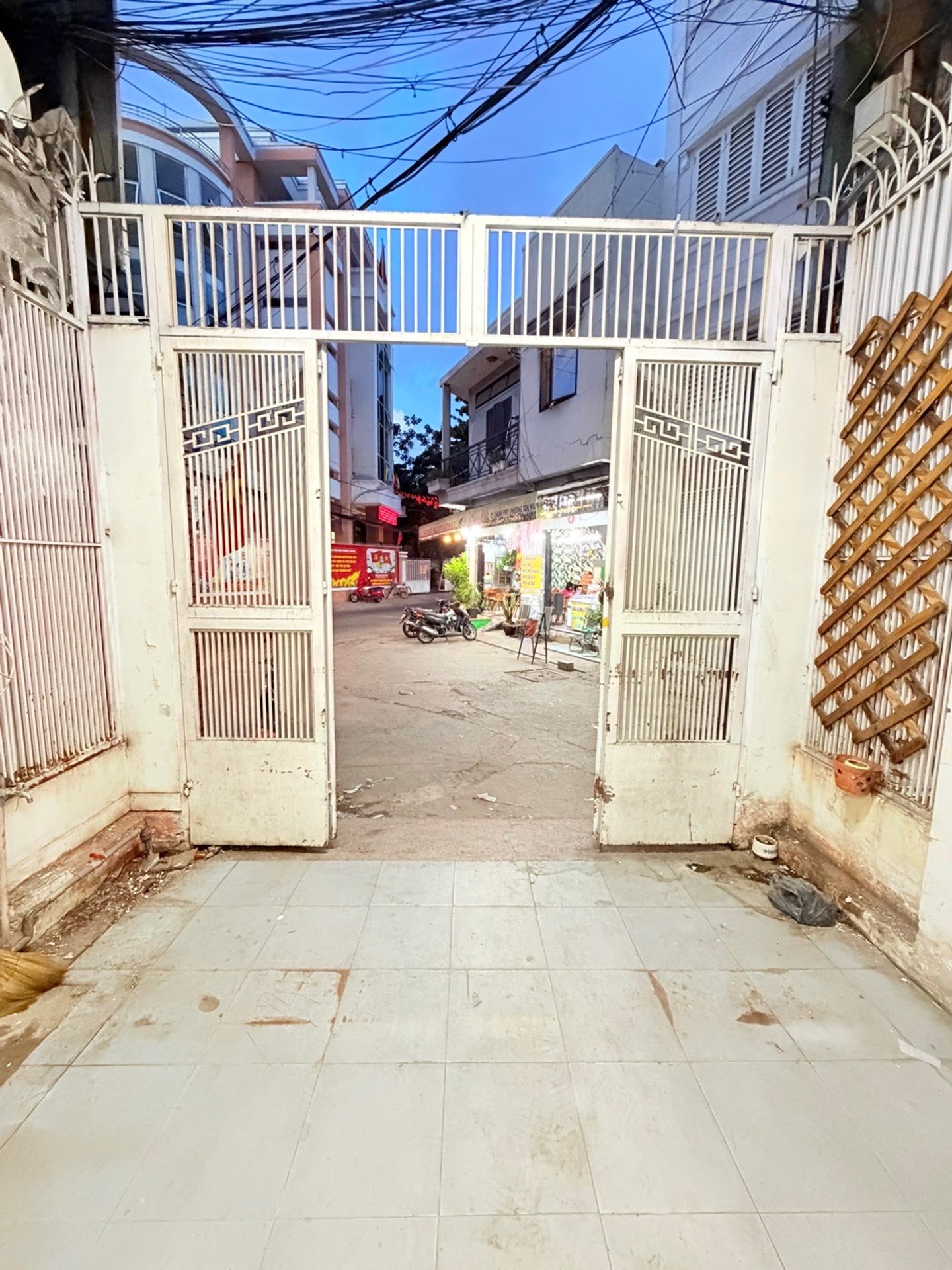 Nhà mặt phố Thành Mỹ giáp Quận 10 - Kinh doanh đỉnh, sầm uất