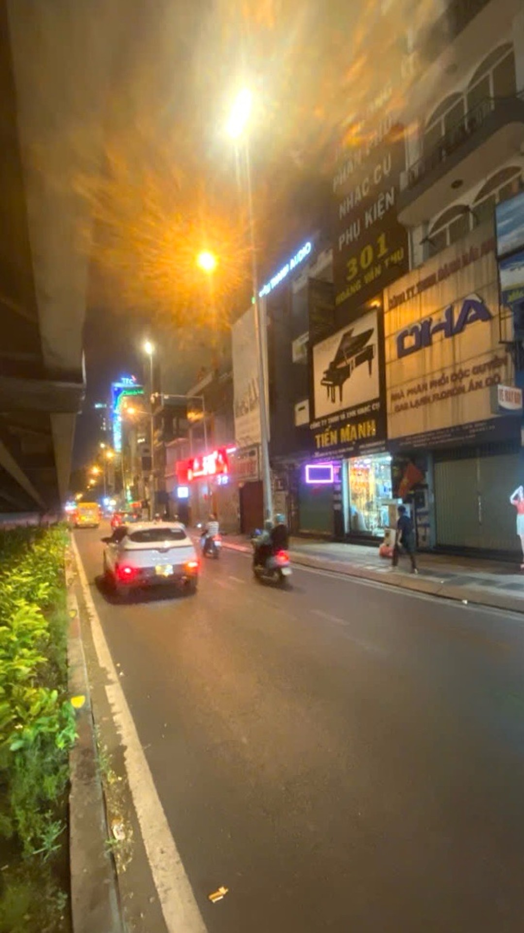 Bán nhà mặt phố 5 tầng rộng 55.5m² tại Tân Bình, giá 17 tỷ