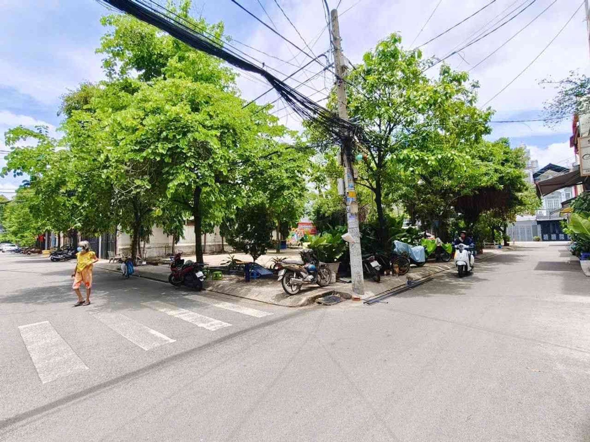 Bán nhà 3 tầng 56m2, hẻm xe hơi Tân Sơn Nhì, giá 8,3 tỷ