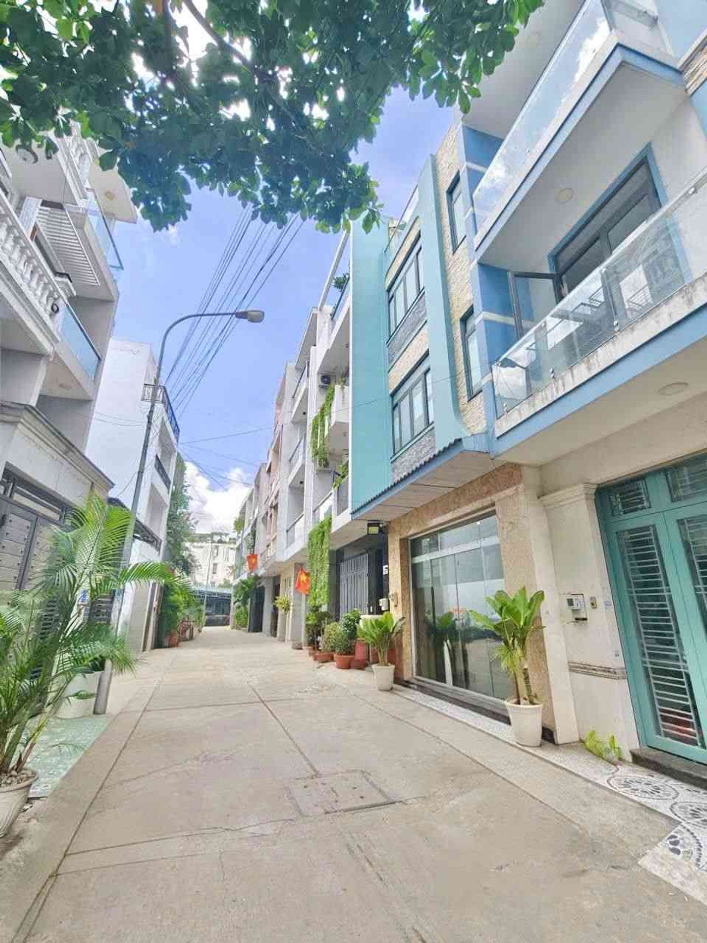 Lê trọng tấn bình Tân vào nhà hẻm xe hơi 7m ô tô tránh nhau chỉ 6t200tr thương lượng