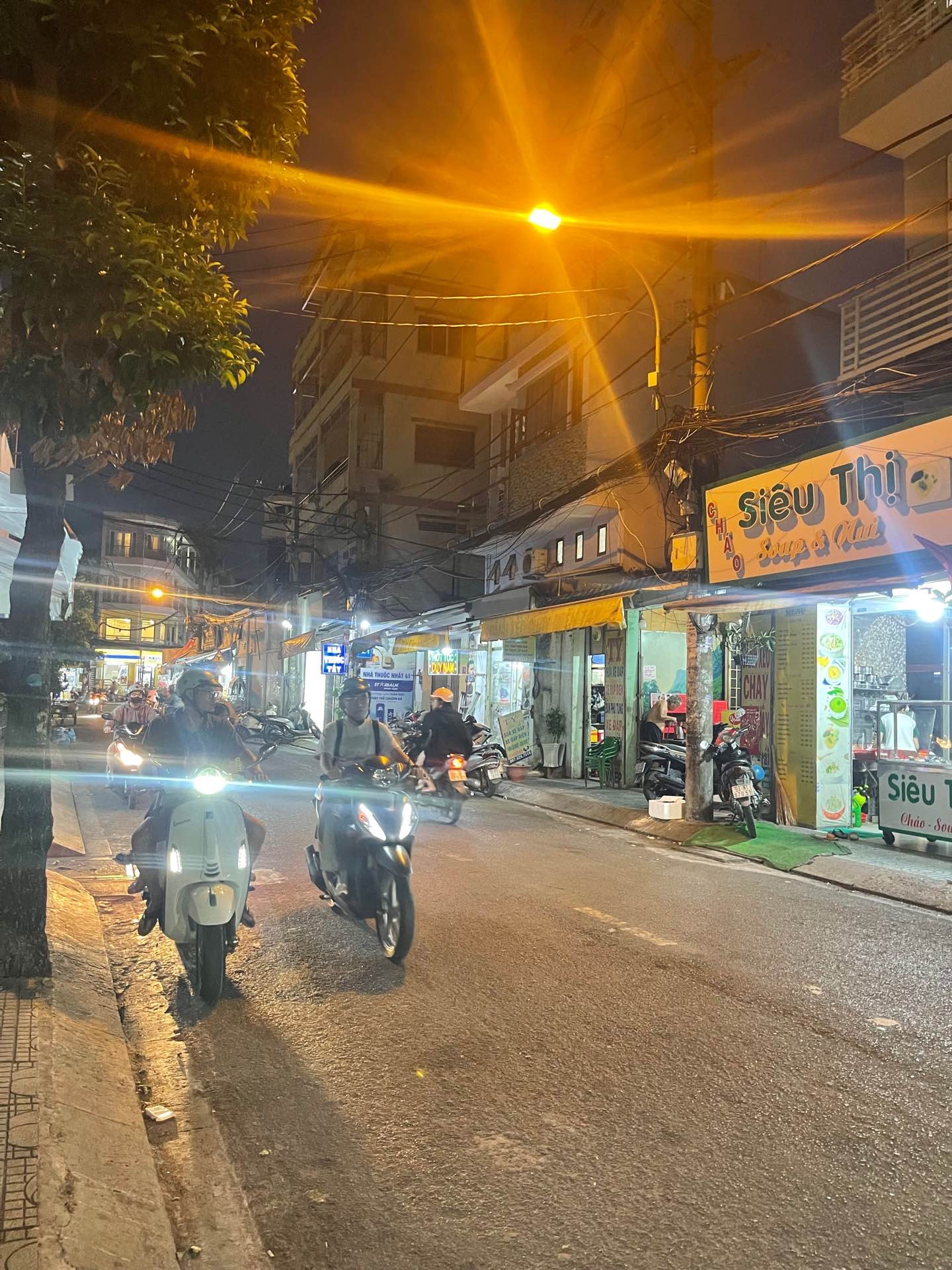 Nhà nhỏ xinh ngay Bùi Thế Mỹ, sẵn ở hoặc đầu tư, giá tốt
