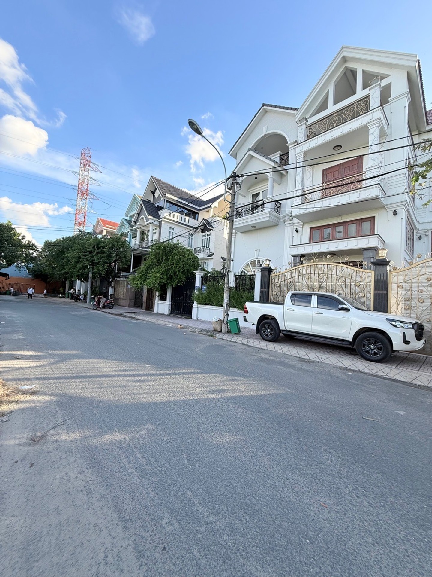 Bán nhà biệt thự 5 tầng khu Đồng Gia, Phường Thới An, TP.HCM, diện tích 193m², có thang máy