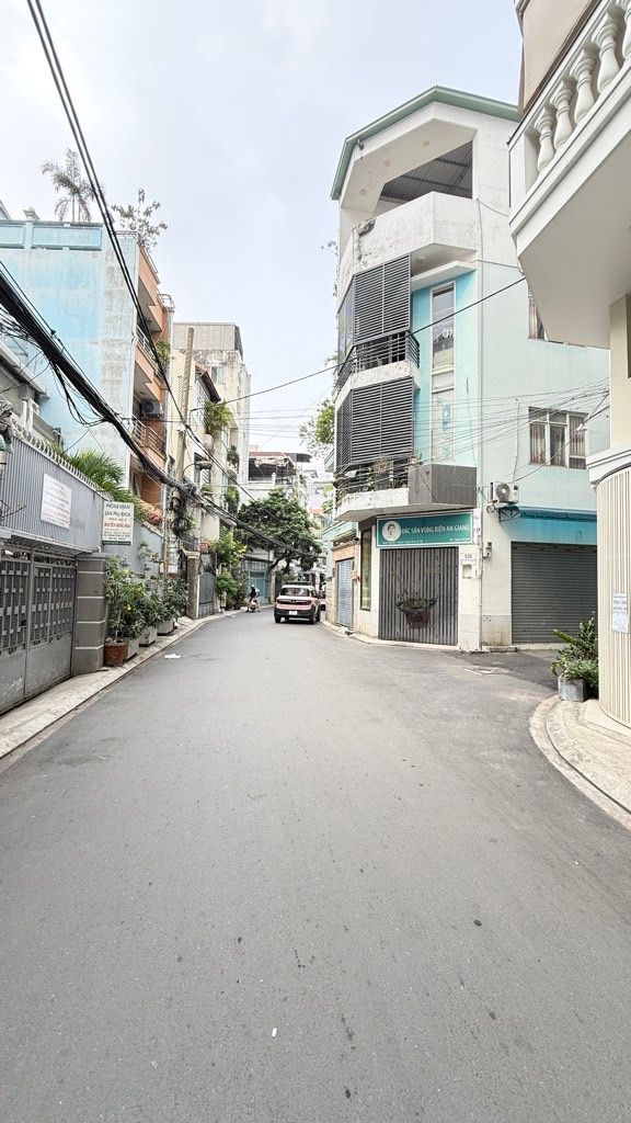 Bán nhà mặt phố 5 tầng kinh doanh sầm,nguyễn thanh tuyền,p.2-Tân Bình