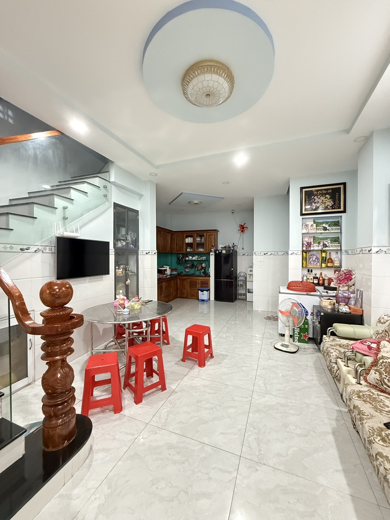 Bán nhà riêng 3 tầng tại Tân Bình, diện tích 84m2, ngang lớn, pháp lý đầy đủ