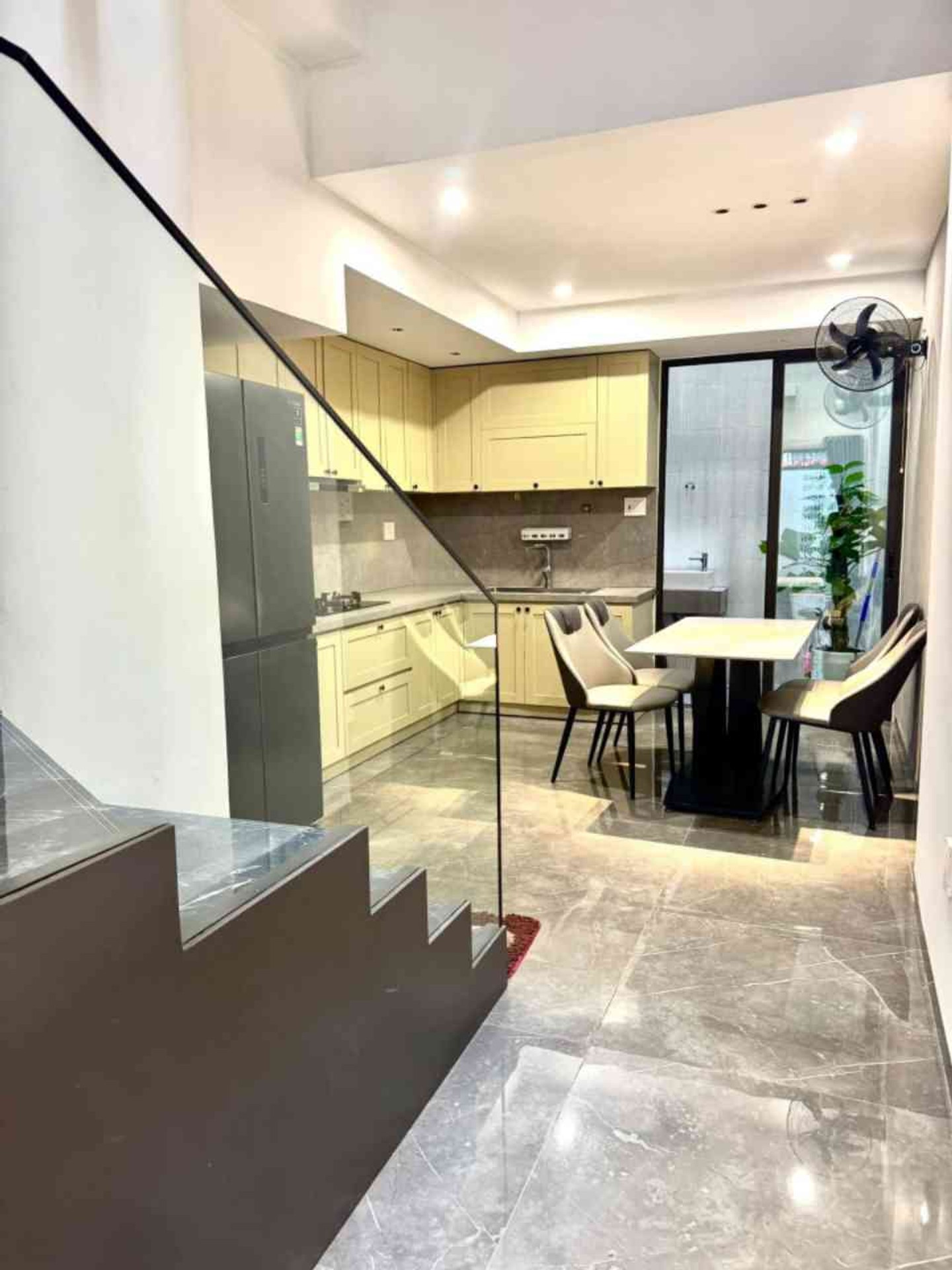 Nhà 3 Tầng Kiên Cố, Nội Thất Cao Cấp, Vị Trí Gần Trần Xuân Lê - Cơ Hội Hiếm Có