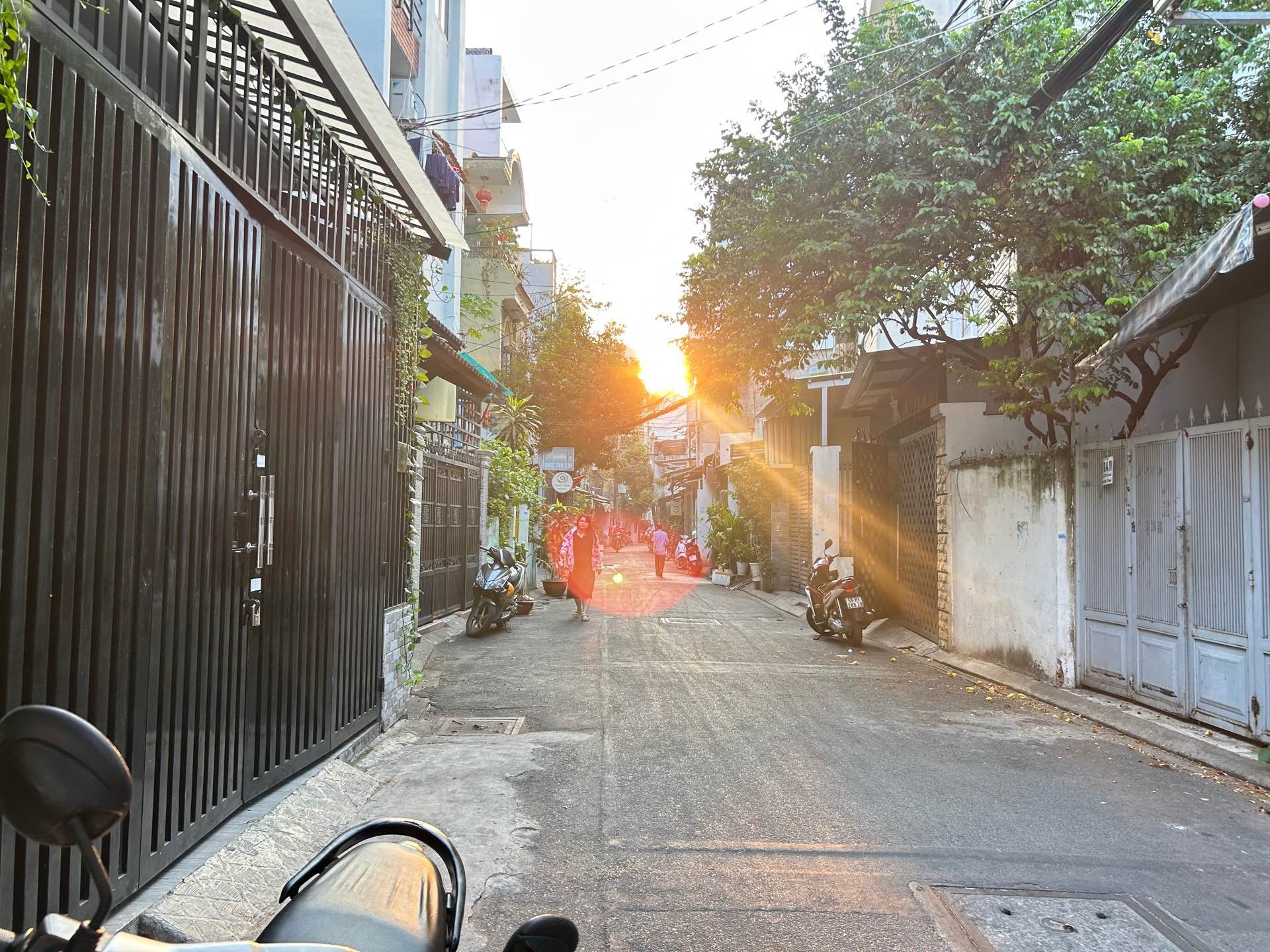 Nhà 2 tầng lô góc thoáng tại phường Bảy Hiền, giá 3.8 tỷ đồng