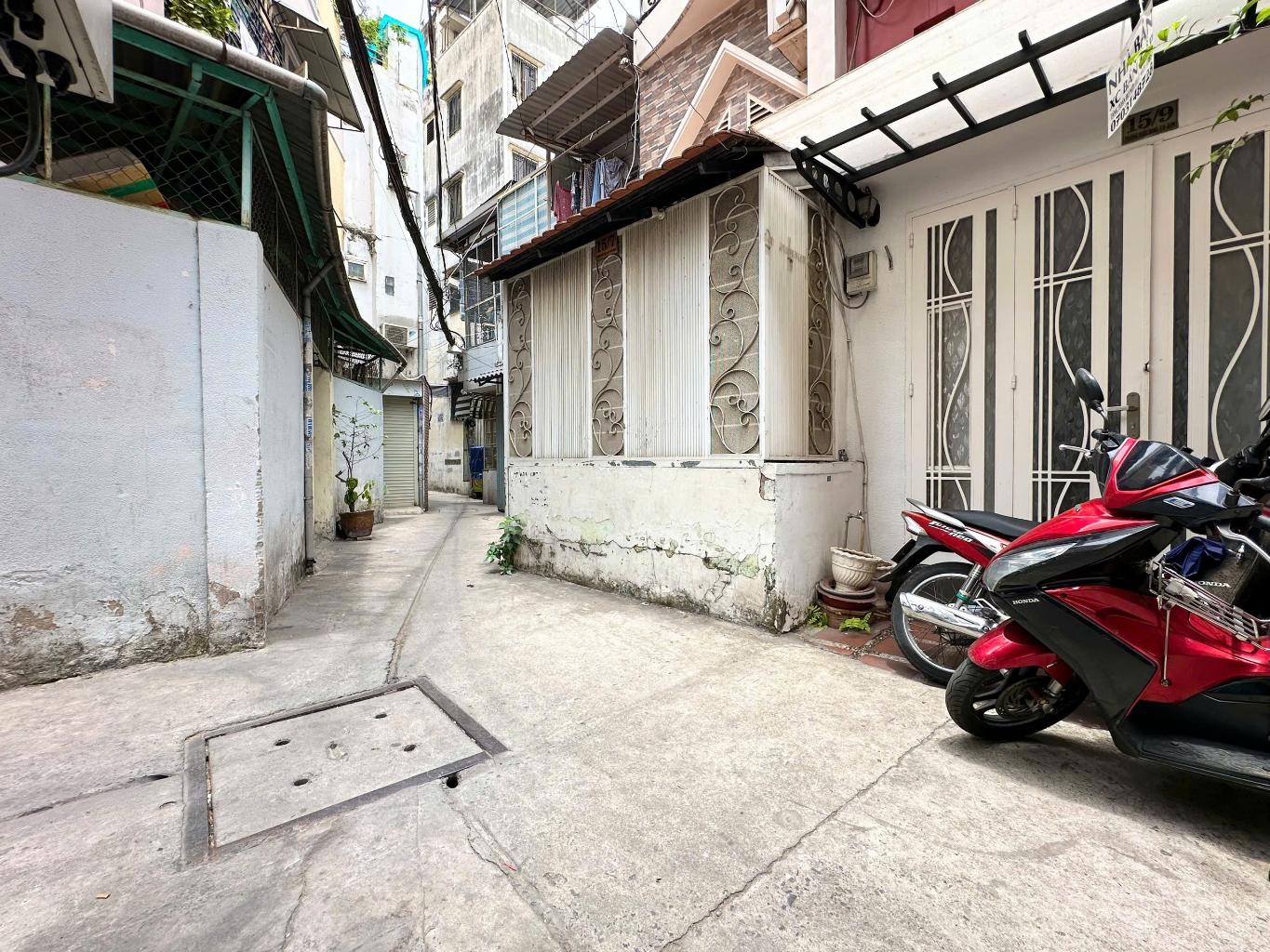 Nhà 5 phòng ngủ siêu đẹp, giá sốc ở Phú Nhuận!