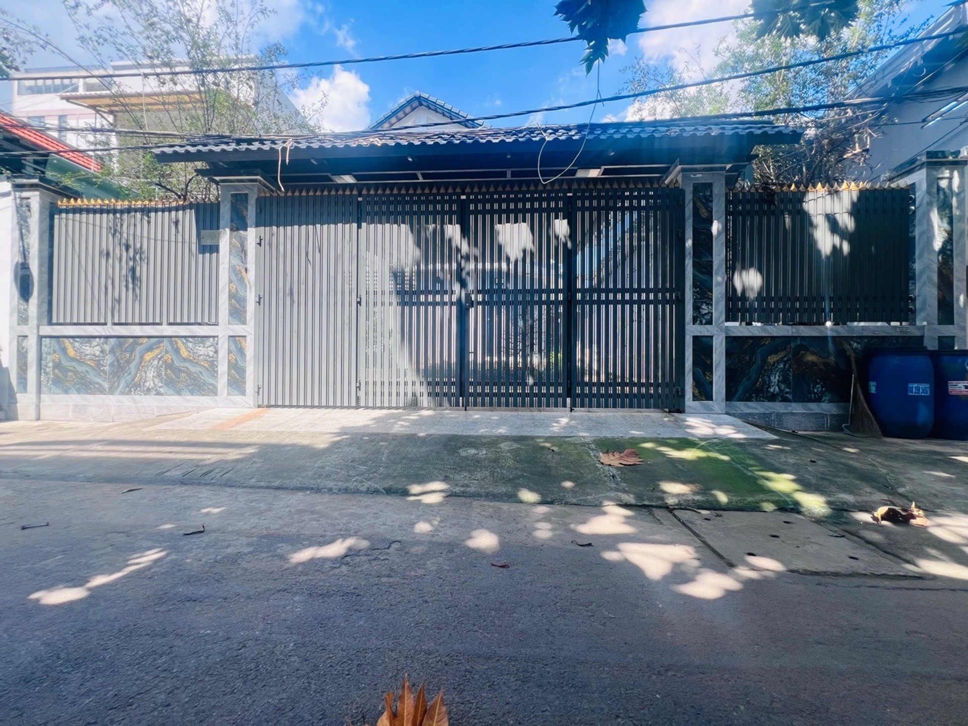 Nhà Biệt Thự Đẹp Kèm Dãy Trọ Thu Nhập 20 Triệu Tháng