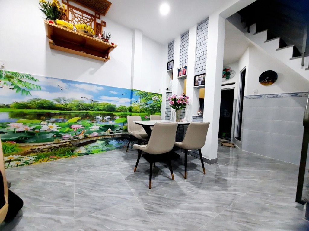 Nhà siêu xinh 2 tầng đầy đủ nội thất ngay Quận 4