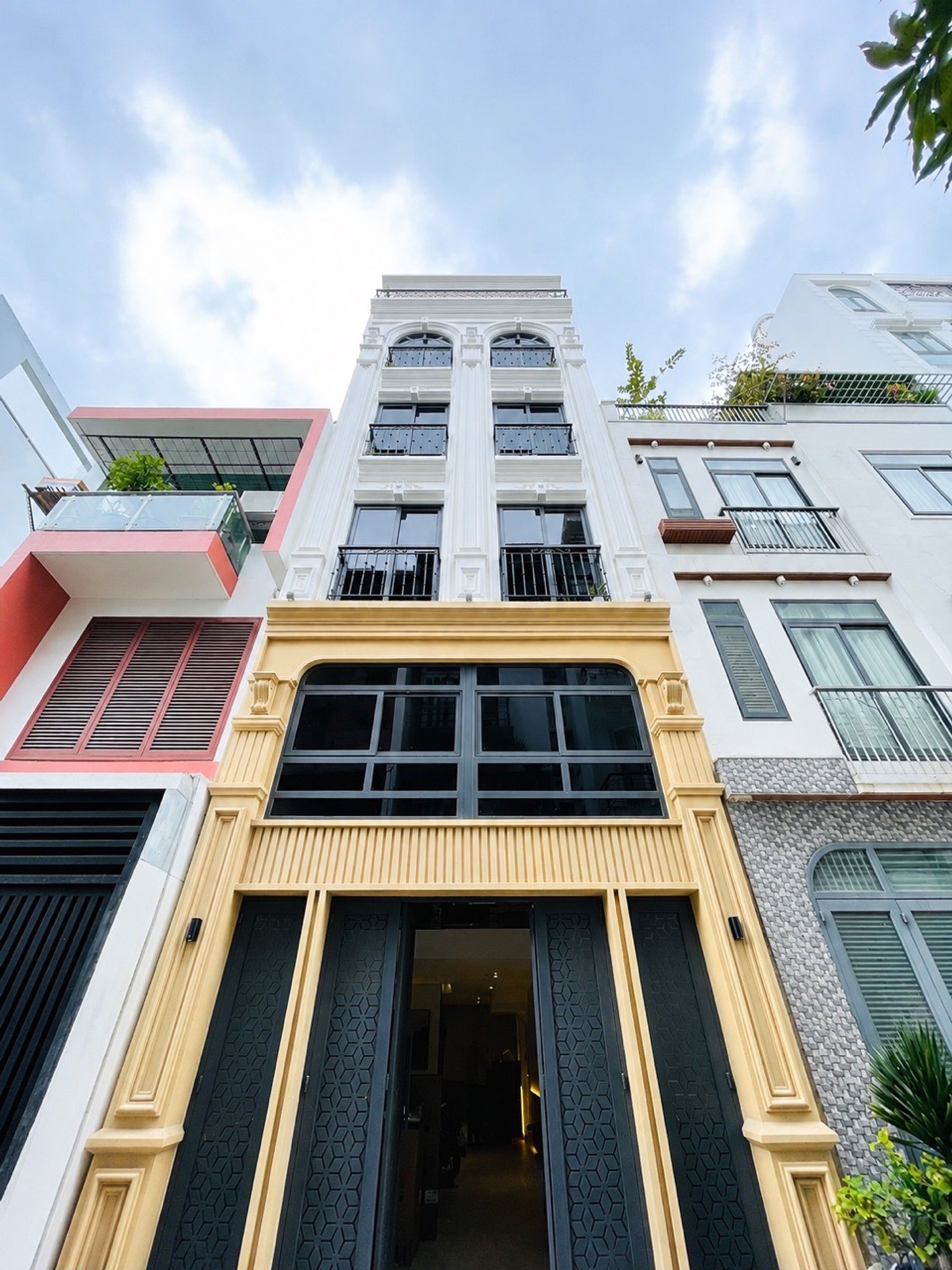 14TỶ9 TL SẴN THU 70tr/tháng- 14STUDIO FULL NỘI THẤT- CHDV XÂY MỚI 100%-PCCC CHUẨN- NGAY EMART 2 GV