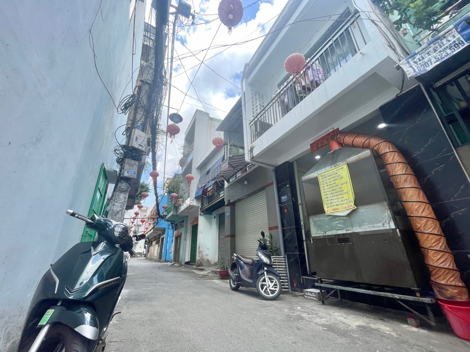 Nhà 2 tầng 36,5m2 tại Âu Cơ giá 5,8 tỷ, hẻm ô tô, kinh doanh tiện lợi