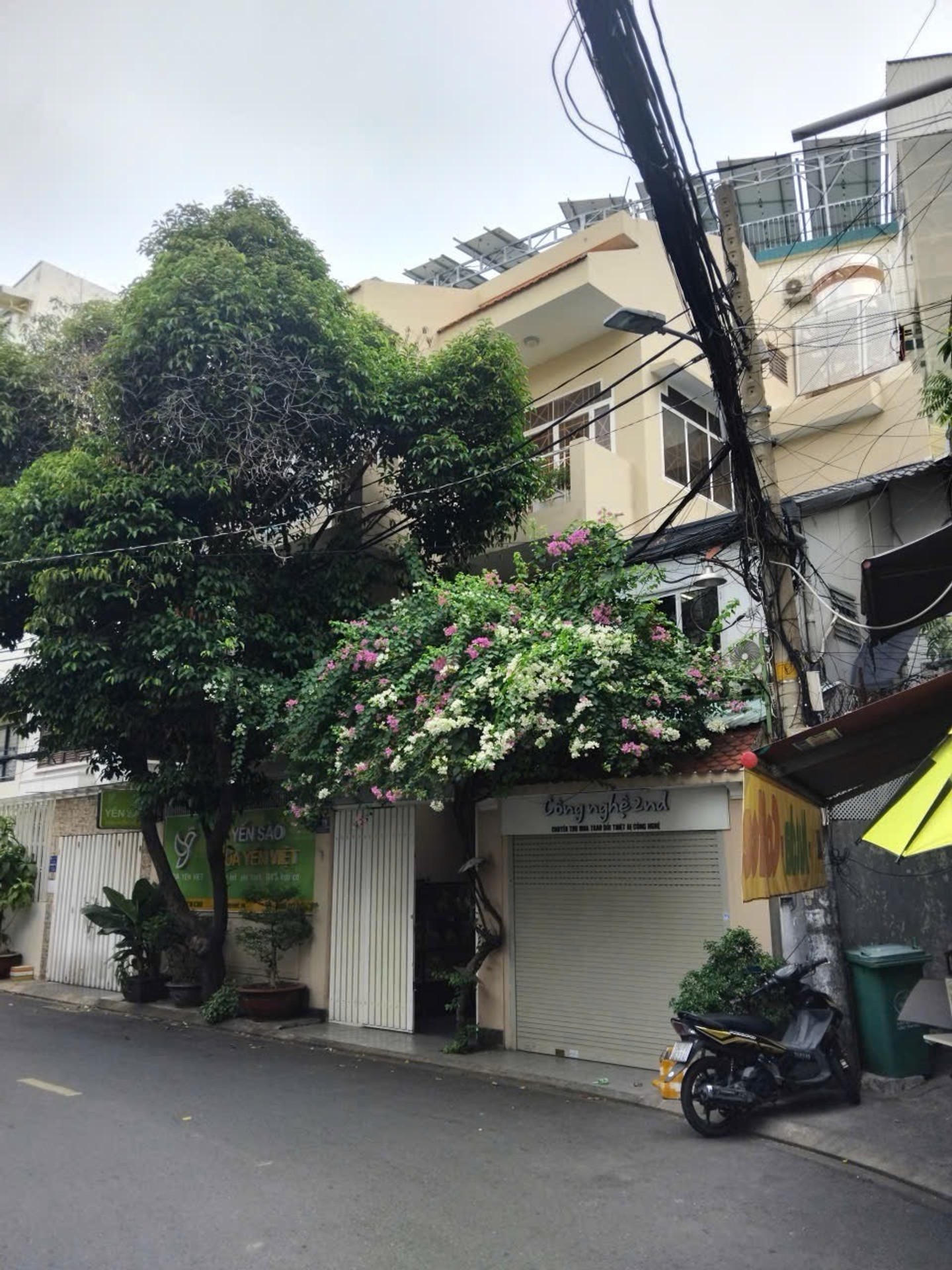 Nhà mặt phố K300 diện tích rộng, giá tốt tại Sài Gòn