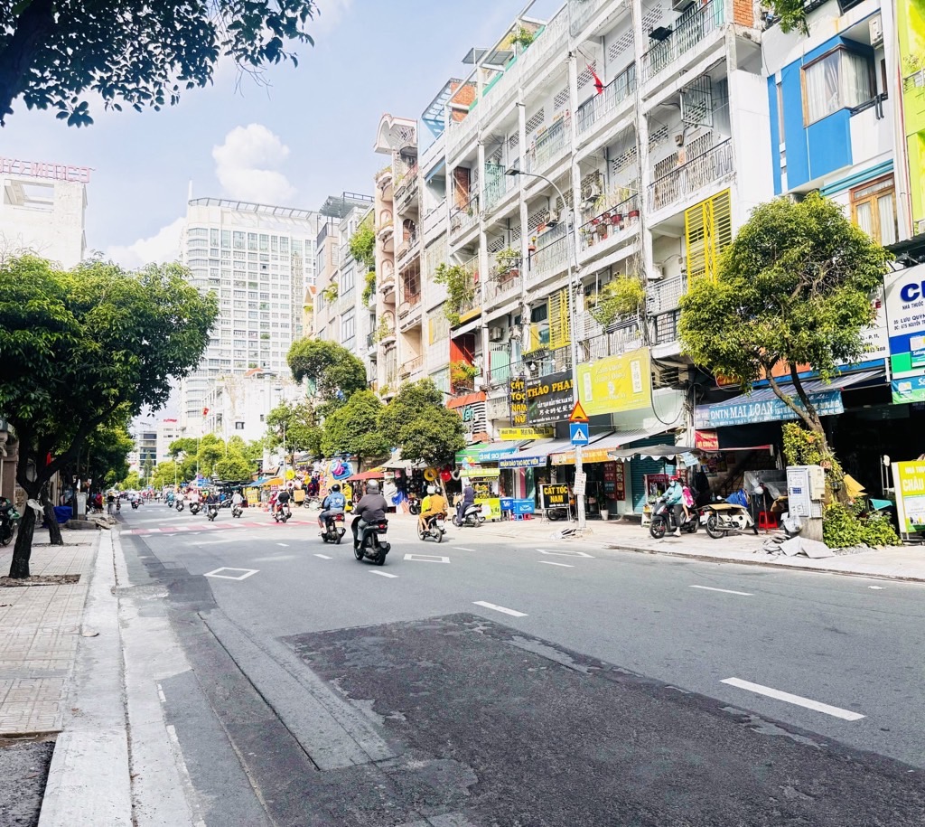 MẶT TIỀN KINH DOANH HIẾM - TT QUẬN 5.