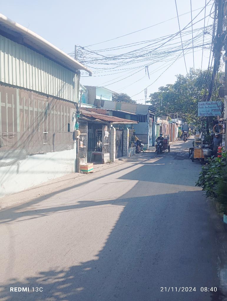 Bán nhà mặt phố 2 tầng 105m2 tại xã Bình Hưng giá 3,7 tỷ