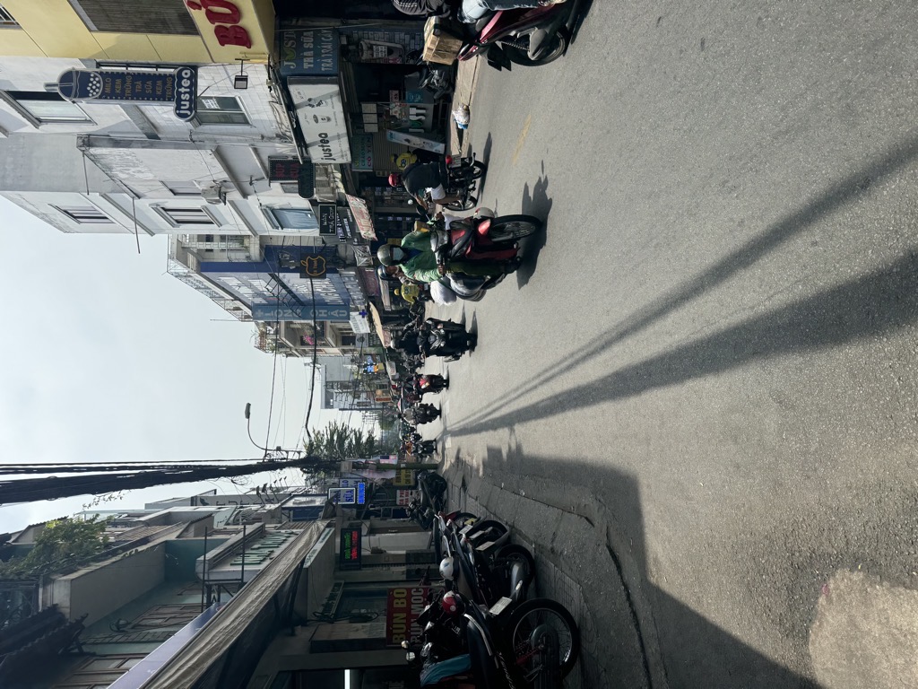 Nhà lô góc Đồng Đen trung tâm Tân Bình, mức giá hợp lý