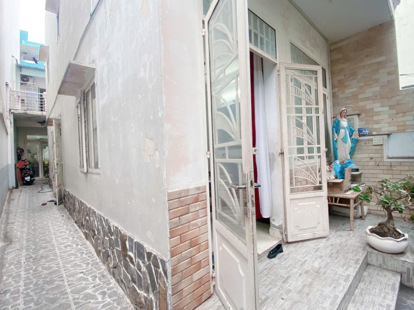 Nhà đẹp trung tâm Quận 10 giá sốc giảm 1 tỷ