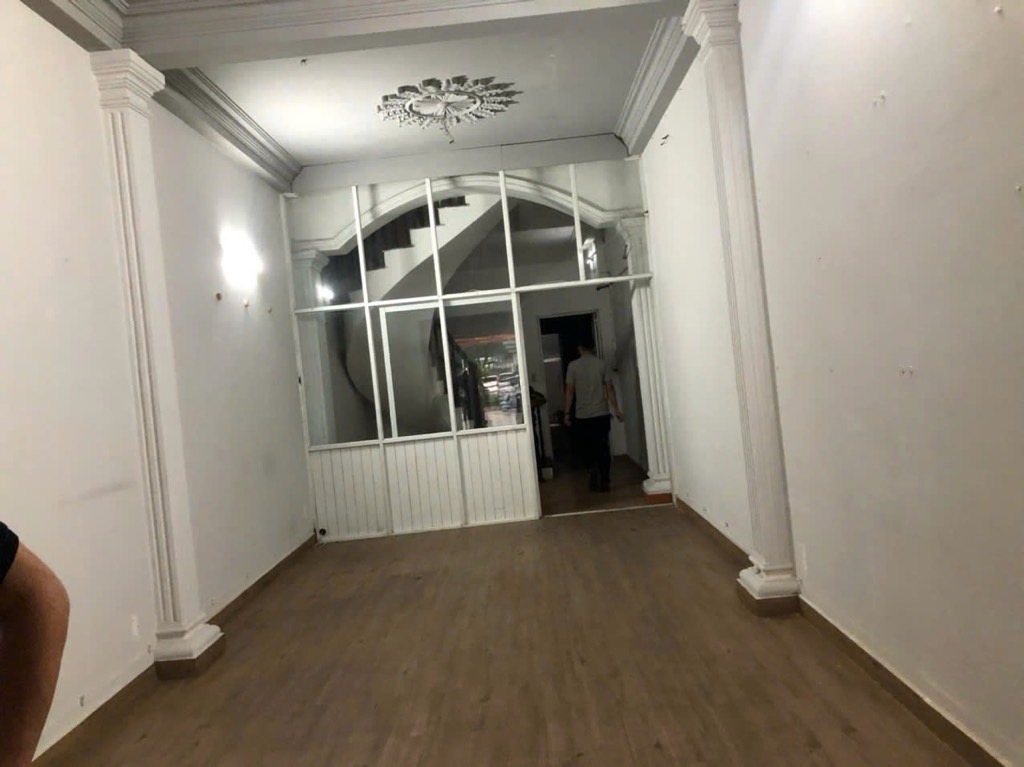 Bán nhà mặt phố 4 tầng, diện tích 106m2 tại Trung Tâm Tân Bình