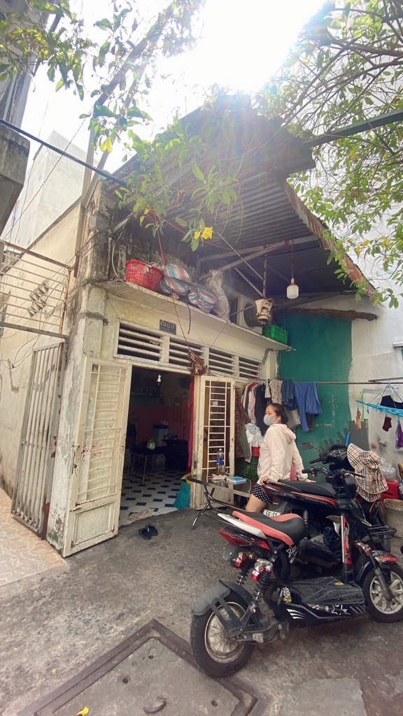 Nhà 2 tầng vị trí vàng Lạc Long Quân - Cơ hội đầu tư hiếm có