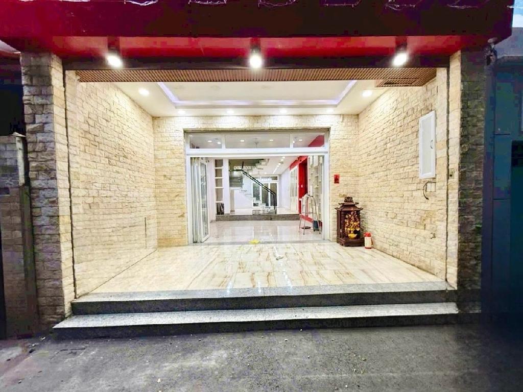 Nhà đẹp 4 tầng rộng 93m², hẻm ô tô gần ngã tư Bảy Hiền