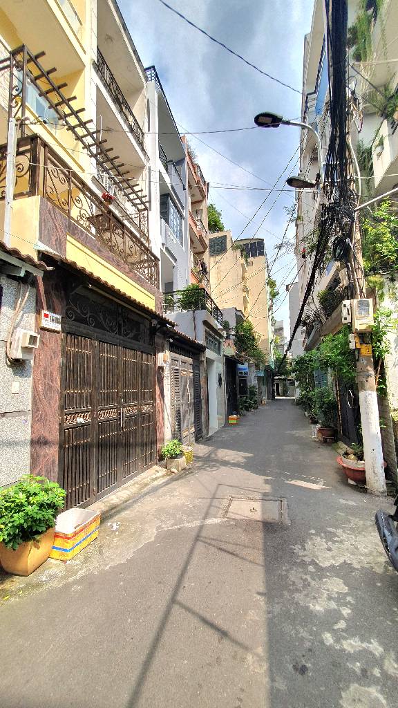 Nhà Phường Tân Bình 4 Tầng, Hẻm Xe Hơi Gần Mặt Tiền