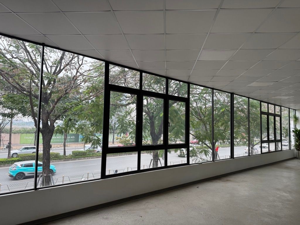 Bán nhà mặt phố Võ Chí Công, Tây Hồ, kinh doanh sầm uất, 142 m2, 2 tầng