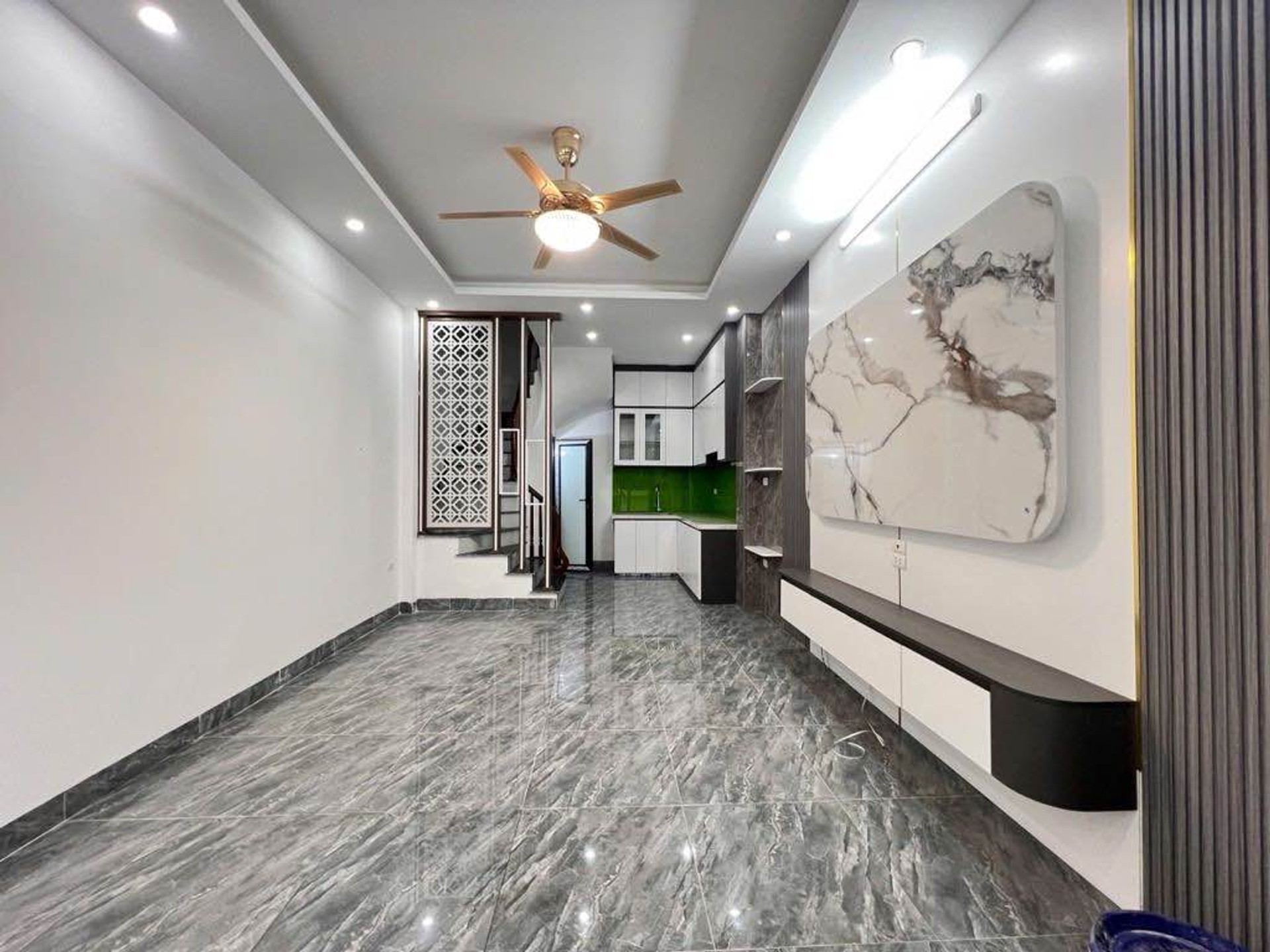 Bán nhà riêng 5 tầng mặt ngõ ô tô Vĩnh Hưng, mặt tiền 3.9m, phù hợp kinh doanh