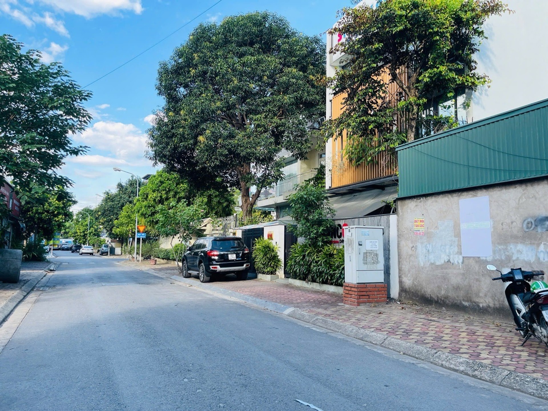 Bán 332.8m2 đất, mặt tiền 20m phố Kim Quan Thượng, Việt Hưng, Long Biên vỉa hè rộng 5m, ô tô tránh
