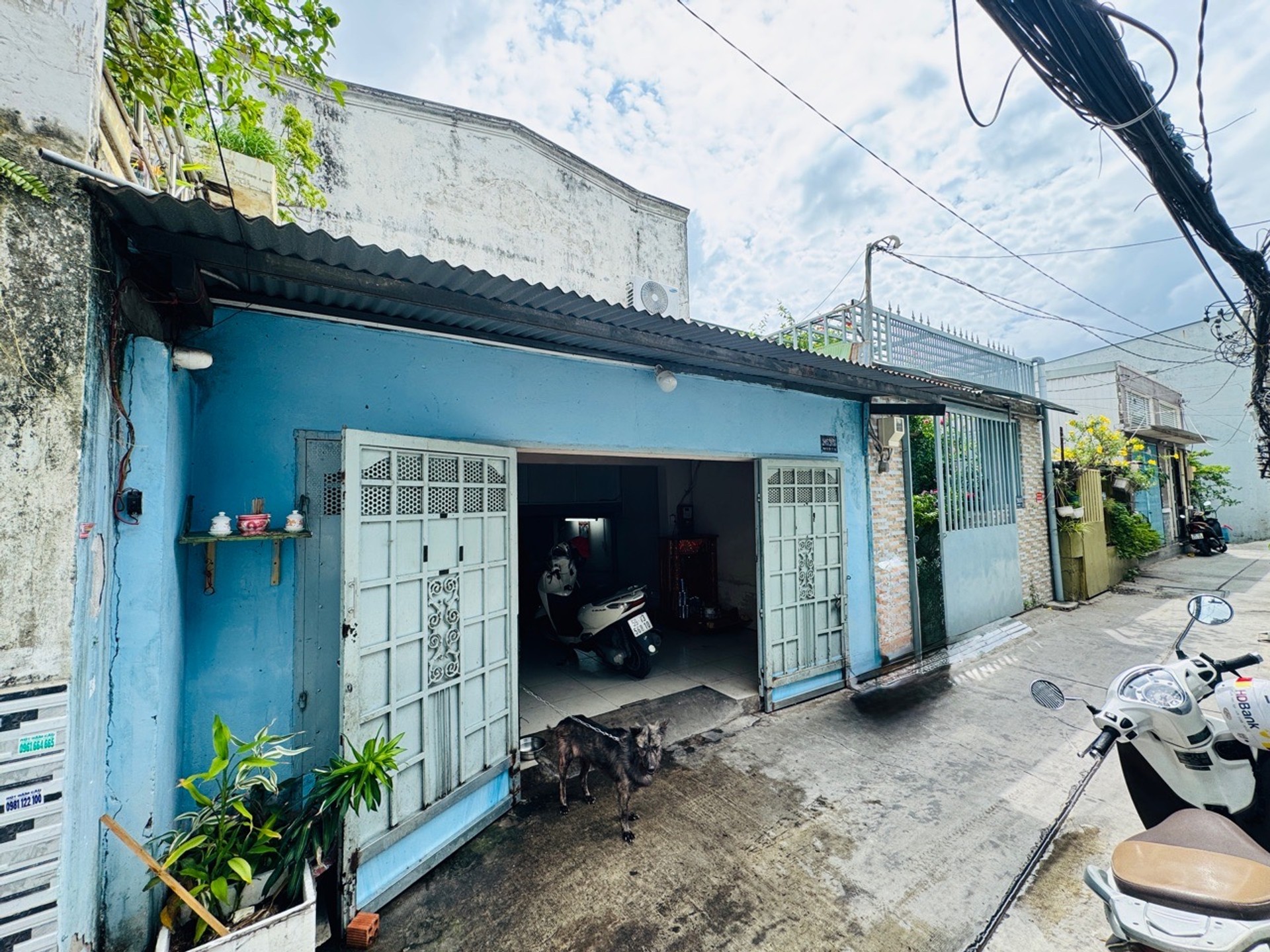 Nhà rộng rãi, giá mềm tại Quận 8 đợi chủ mới