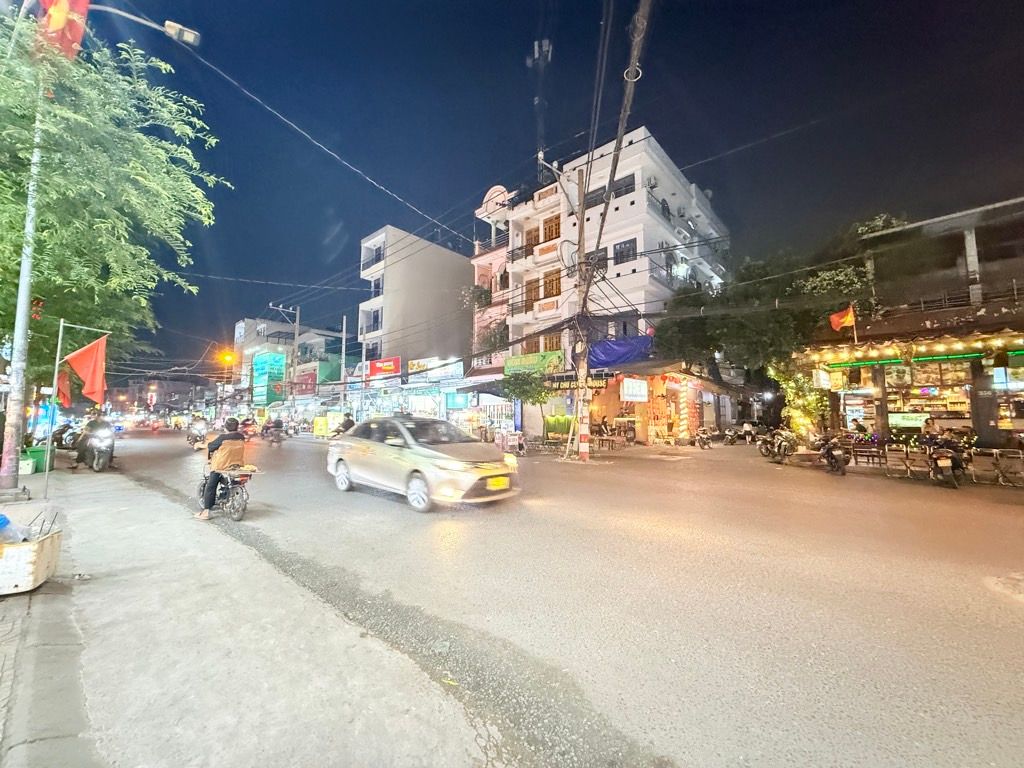Bán nhà 2 tầng 74m2, gần mặt tiền Phạm Văn Bạch, Tân Sơn