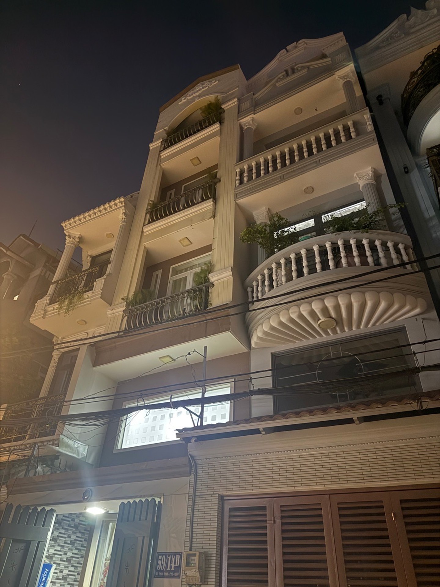 Nhà 5 tầng rộng rãi giảm giá sâu tại Gò Vấp