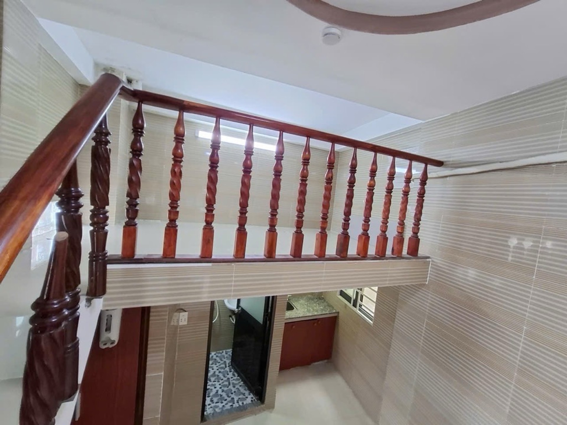 Bán nhà 6 tầng tại khu vực Lạc Long Quân, diện tích 148m2