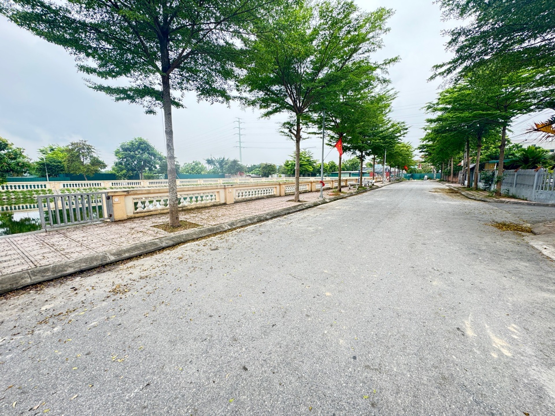 Đất đẹp Nam Hồng – Gần hồ điều hoà, tiện nghi hoàn hảo