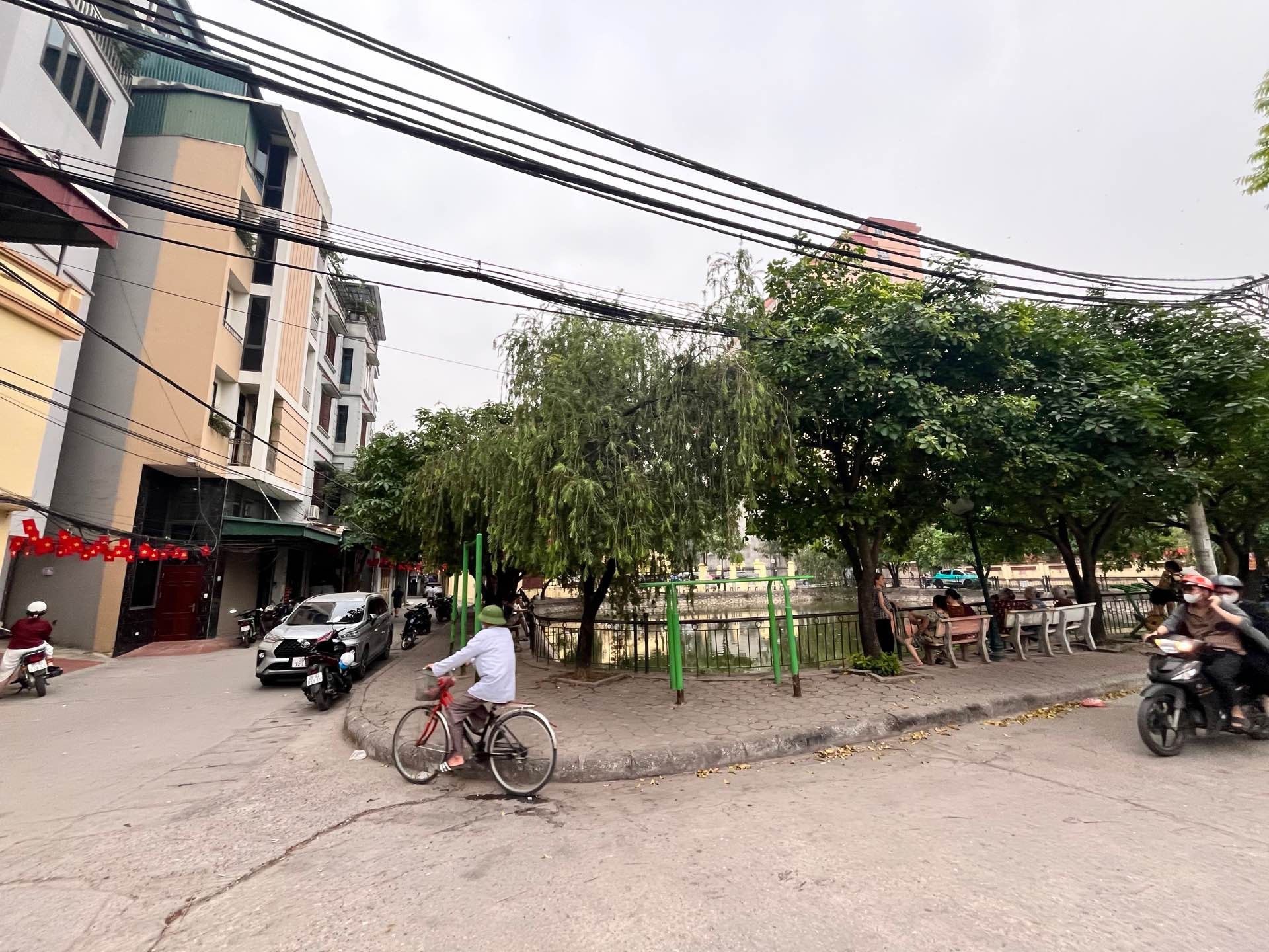 SIÊU PHẨM KIM GIANG 90m LÔ GÓC MẶT TIỀN KHỦNG DÒNG TIỀN Khủng VIEW HỒ Ô TO TRÁNH SỔ ĐỎ CHỈ 25.2 tỷ