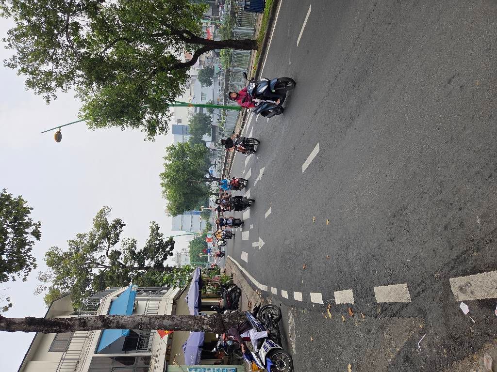 Bán nhà 2 tầng mặt tiền hoàng sa Tân Bình giá 17 tỷ
