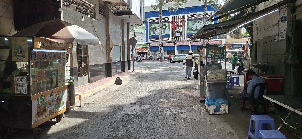 Shophouse Mặt tiền lô góc chung cư Nguyễn Tri Phương
DT 3.9m x 20n 1 trệt 1 lầu