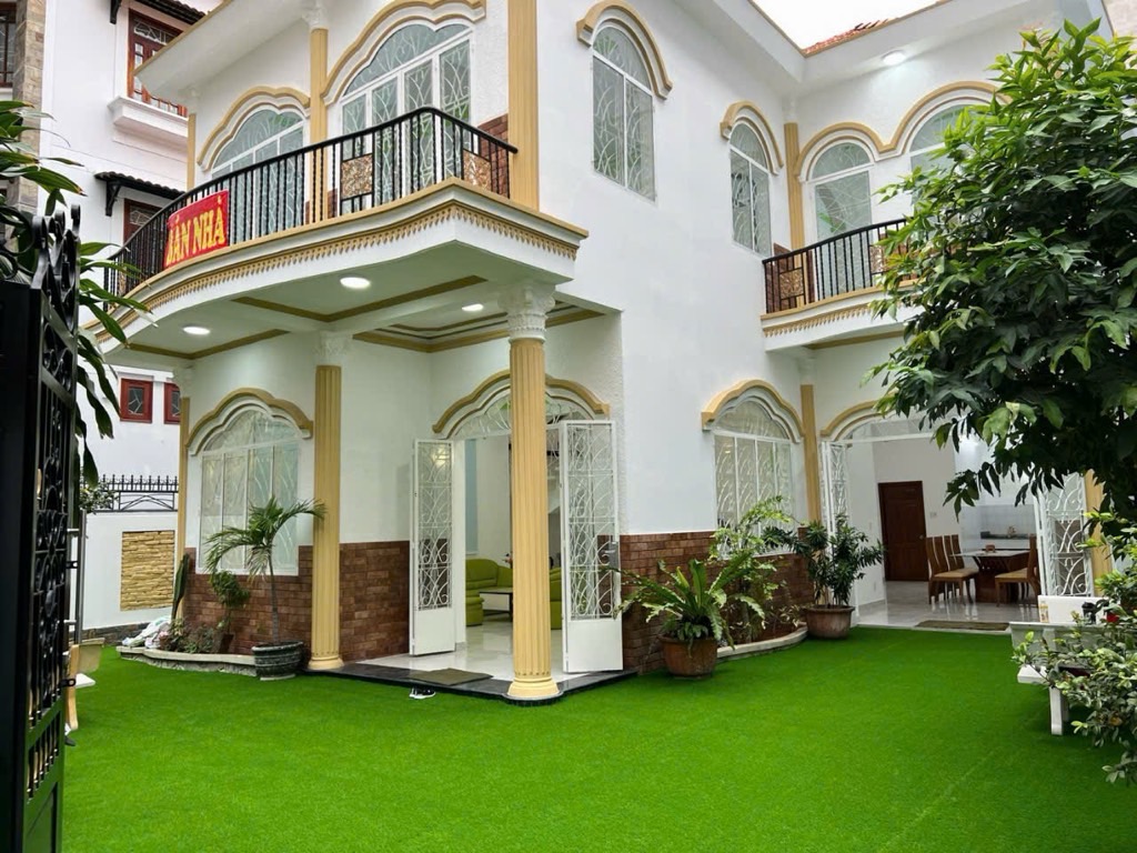 Bán biệt thự sân vườn 2 tầng tại phường Vân Côi, diện tích 325m2