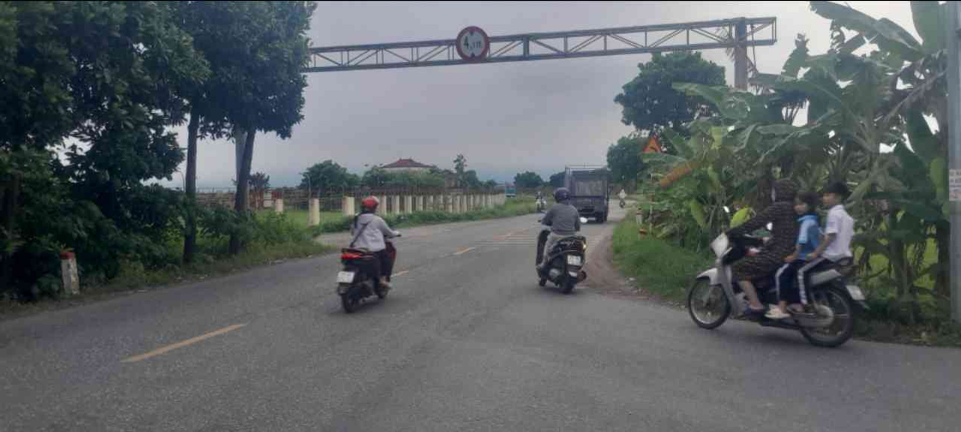 Bán đất 80m2 tại Hiền Lương Hiền Ninh gần sân bay, nở hậu phong thủy