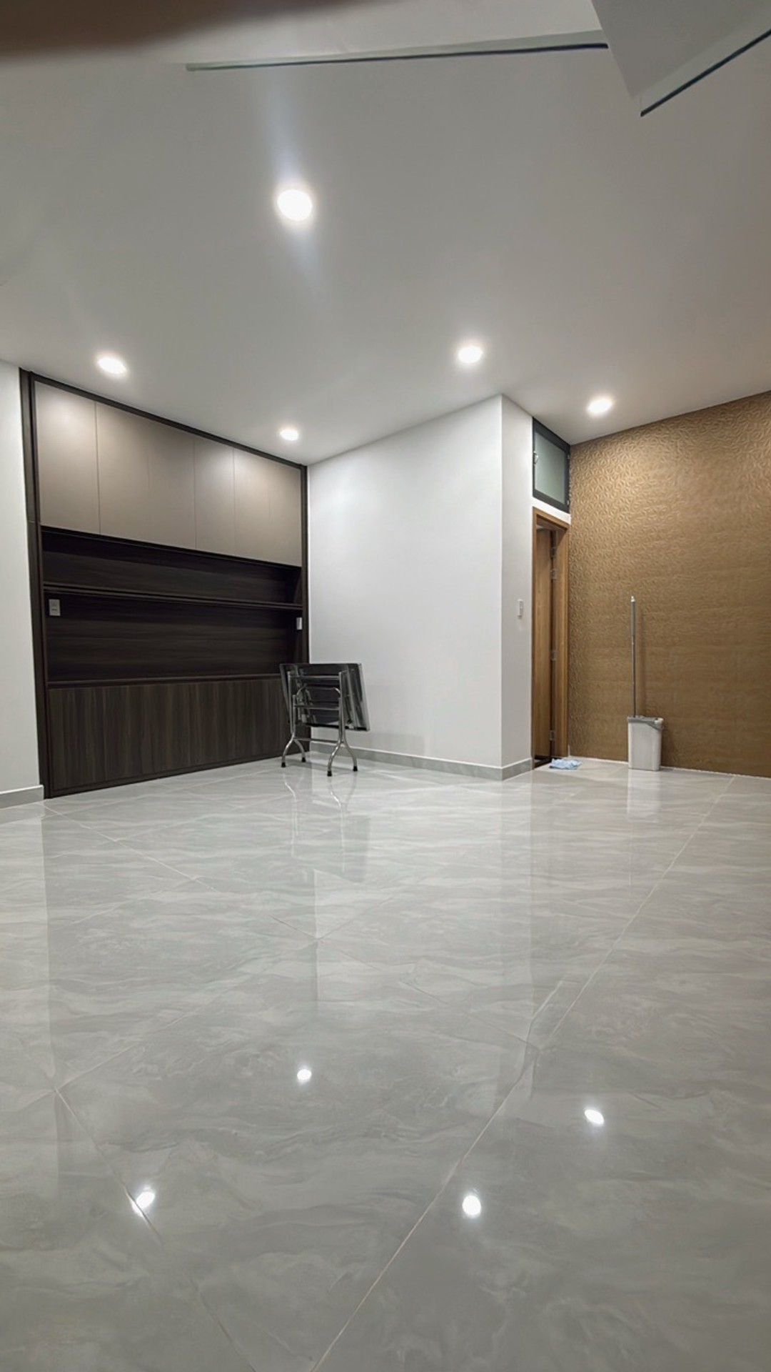 Nhà 4 tầng hẻm xe hơi gần Aeon Tân Phú, diện tích 55m2