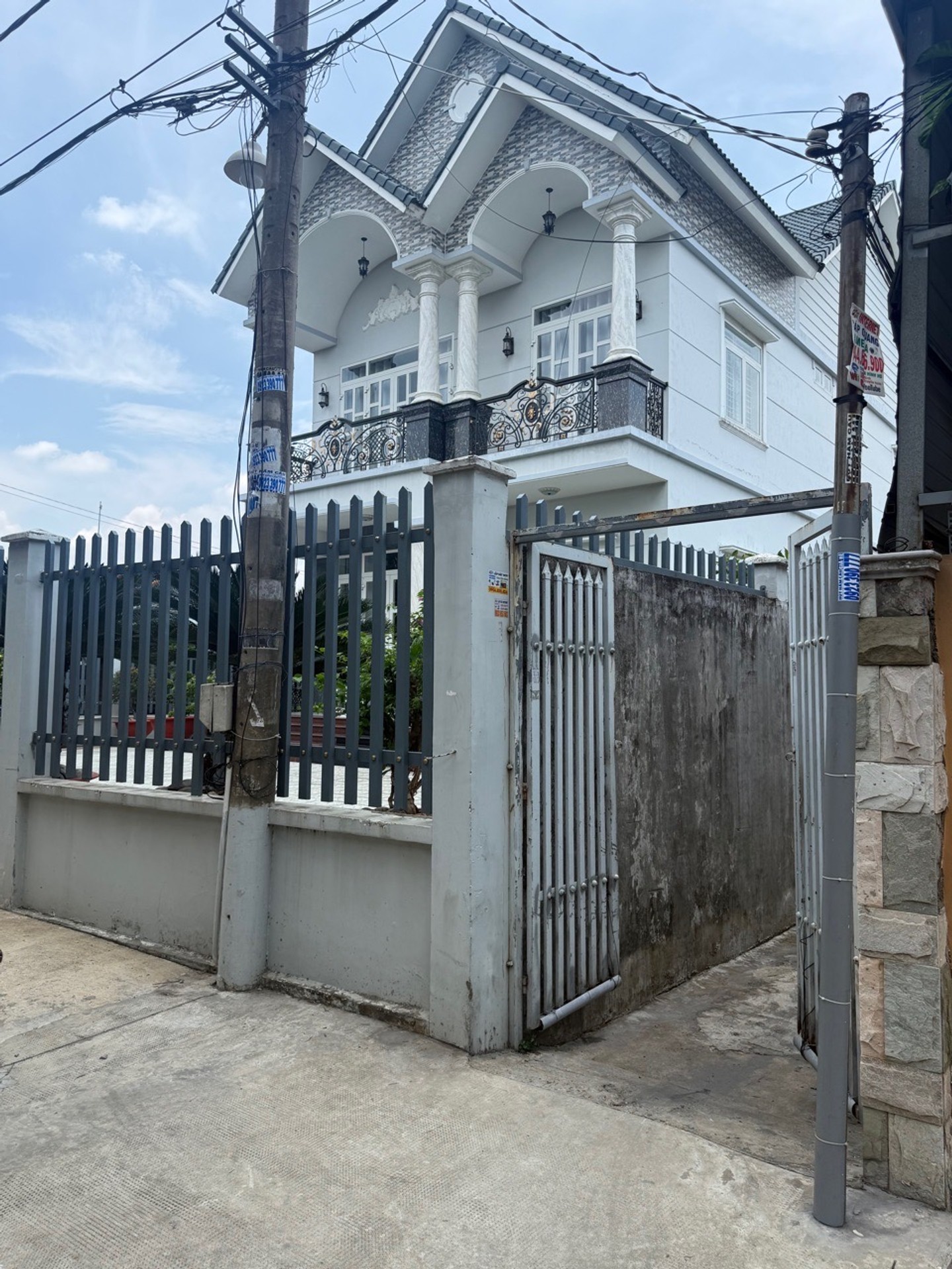 Nhà 2 tầng hẻm riêng yên tĩnh tại Quận 12, giá tốt