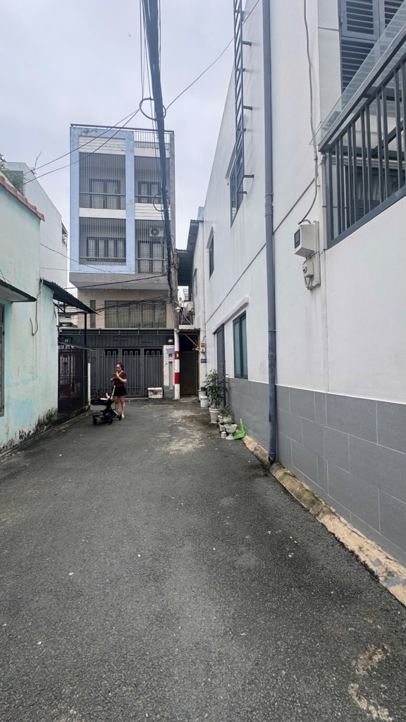 Đất hẻm xe hơi Tân Bình, sổ vuông vức, giá hấp dẫn